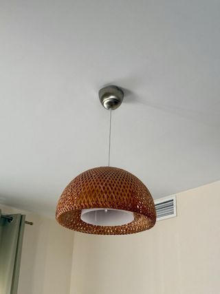 Lámpara de techo de mimbre