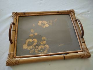 Bellissimo vassoio anni 80, in bambu e vetro.