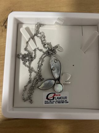 Colgante mariposa plata Lotus