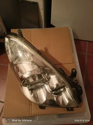 Faro derecho Toyota Corolla Verso 2008