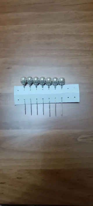 Alfileres perla y plata