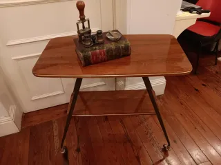 Mesa auxiliar vintage madera y metal