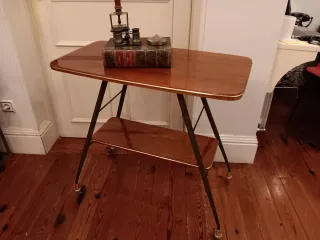 Mesa auxiliar vintage madera y metal