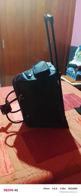 Maleta negra de piel