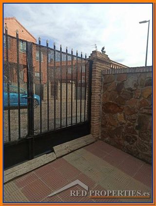 Casa adosada en venta en Yuncos