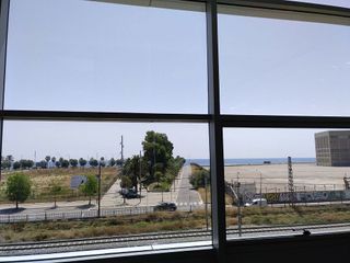 Nave industrial en alquiler en Centre en Badalona