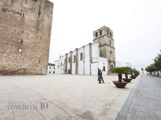 Edificio en venta en Olivenza