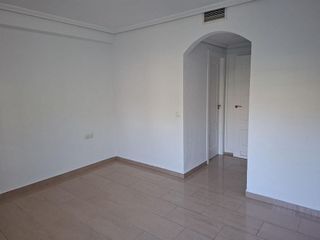 Piso en alquiler en Santa Rosa - Valdeolleros en Córdoba