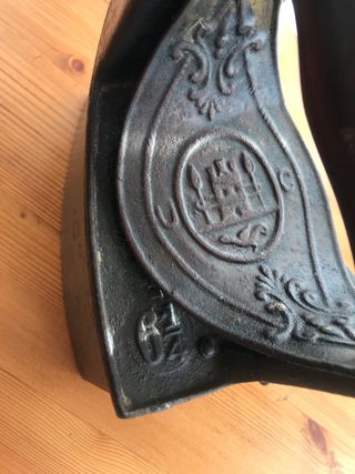 Antigua plancha Mondragón