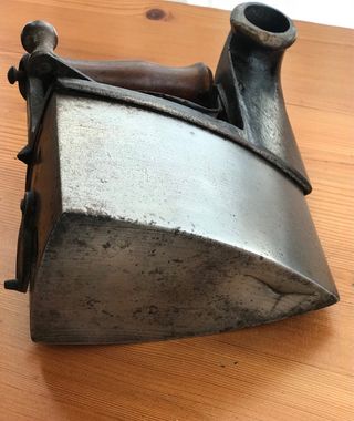 Antigua plancha Mondragón