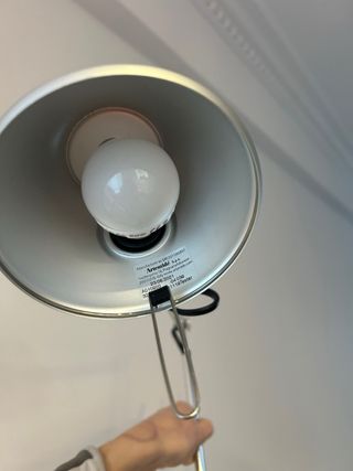 Lámpara de pared metálica plateada