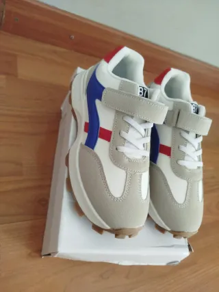 Zapatillas deportivas infantiles