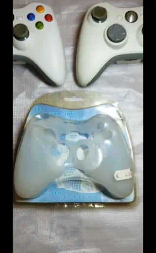 2 Controller Xbox 360 + cover silicone