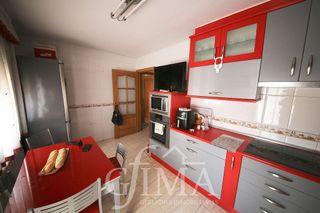 Casa adosada en venta en Tomelloso