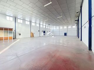 Nave industrial en alquiler en Lucena