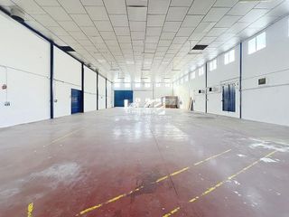 Nave industrial en alquiler en Lucena