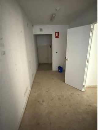 Local comercial en alquiler en Valderas - Los Castillos en Alcorcón