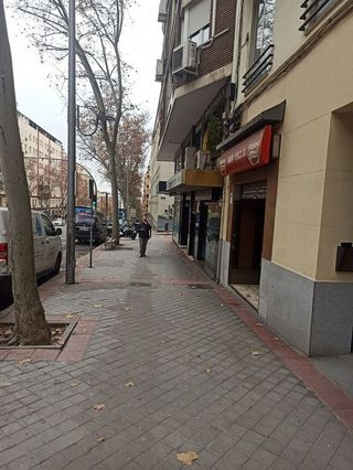 Bar en venta en Pacífico en Madrid