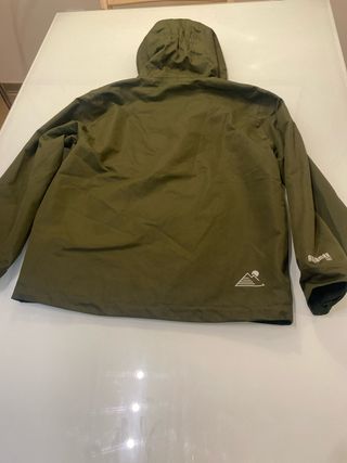 Chaqueta de esquí verde con capucha