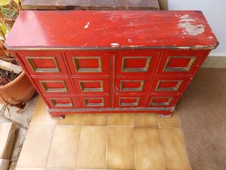 Mueble recibidor vintage rojo dorado madera