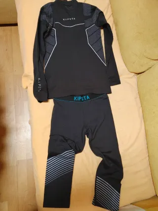 Conjunto Térmico Kipsta Negro Talla 7-10 años