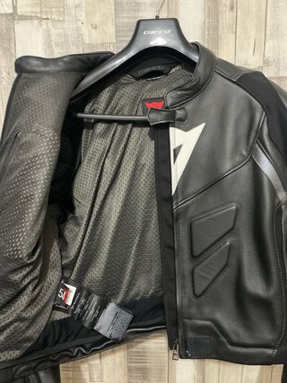 Mono Dainese Mujer Talla 54 en perfecto estado.