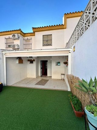 Casa adosada en venta en San García en Algeciras