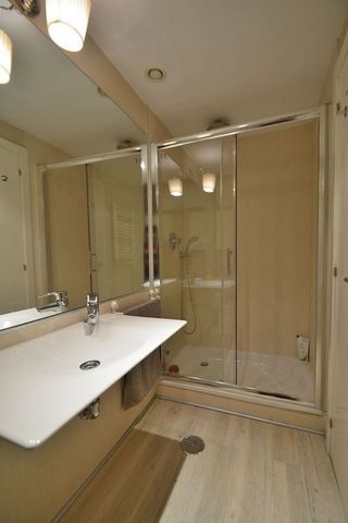 Oficina en alquiler en Virgen del Cortijo - Manoteras en Madrid