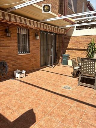 Casa adosada en venta en Renfe - Bulevar 1º y 2º Fase en Jaén