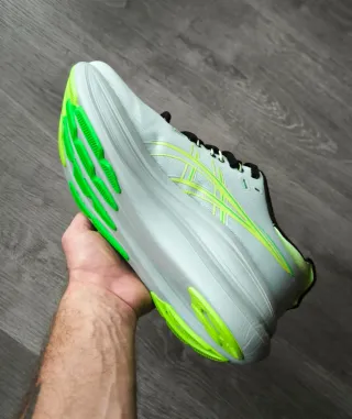 ASICS GEL-NIMBUS 28 – Talla 43.5 (Con etiquetas)