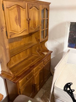 Mueble de salón de pino