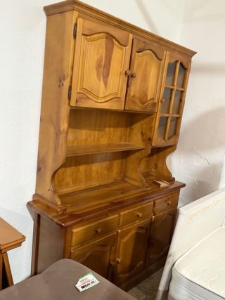 Mueble de salón de pino