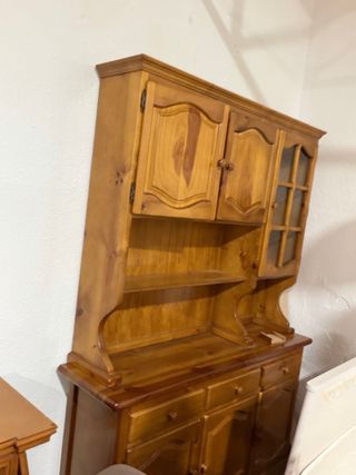 Mueble de salón de pino