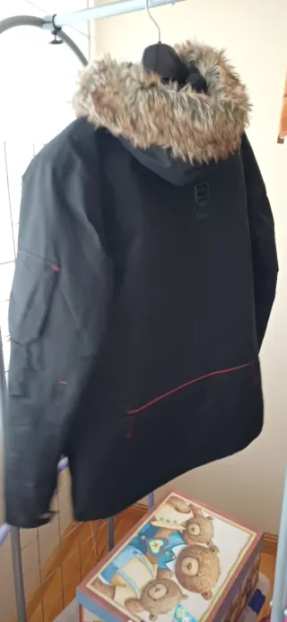 Chaqueta Nortway Negra con Capucha y Pelo