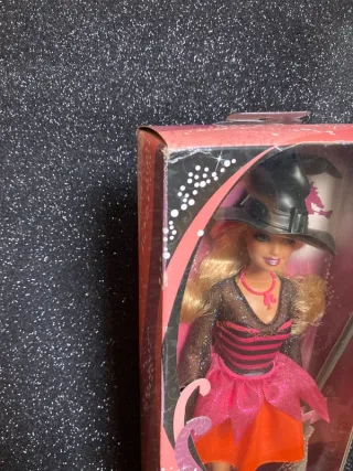 Barbie Halloween 2011 NRFB