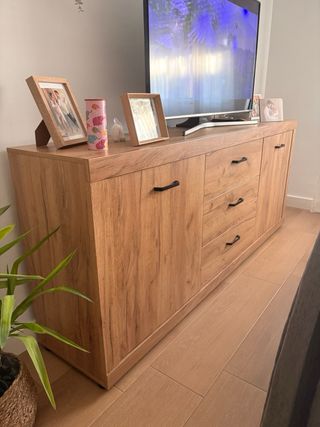 Aparador Roble 2 Puertas, 3 Cajones