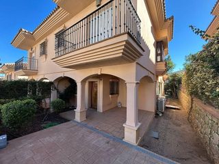 Casa adosada en alquiler en Calahonda en Mijas