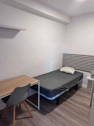 Piso en alquiler en Polígono Cartuja – La Paz en Granada