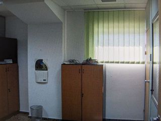 Local comercial en venta en Avda. de Abril. - 9 de octubre en Sagunto