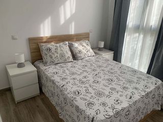 Piso en alquiler en Apóstol Santiago en Madrid