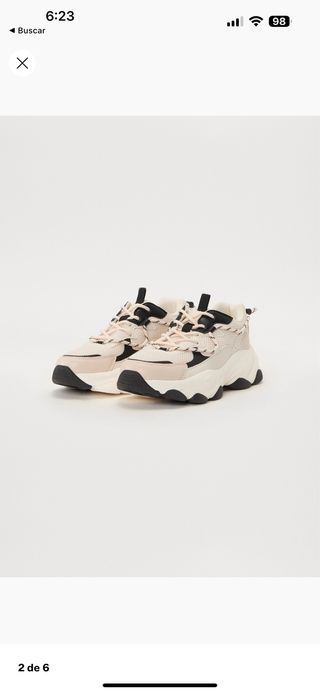 Zapatillas deportivas nuevas sin usar