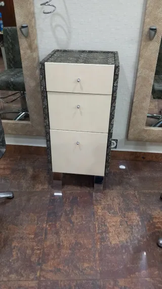 Mobiliario Peluquería Sillas y Tocador