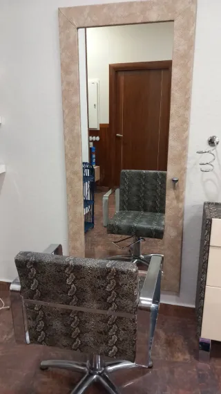 Mobiliario Peluquería Sillas y Tocador