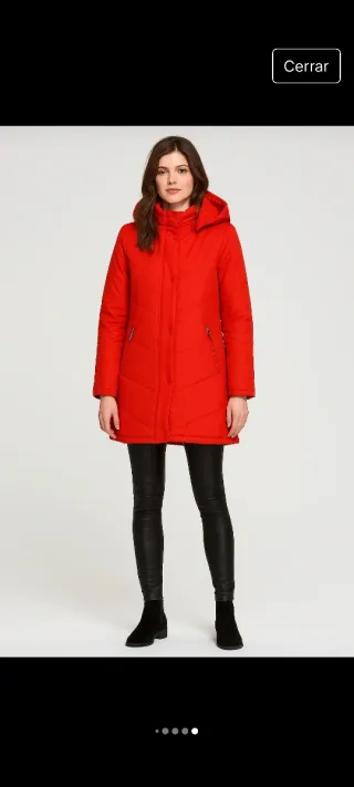 Abrigo plumífero rojo