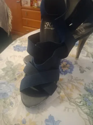 Zapatos altos elásticos negros