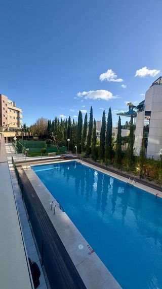 Piso en alquiler en Piovera - Conde Orgaz en Madrid