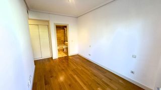 Piso en alquiler en Piovera - Conde Orgaz en Madrid