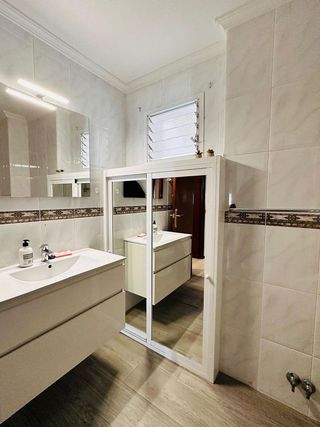 Piso en alquiler en Cruz Roja en Sevilla