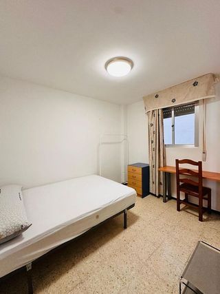 Piso en alquiler en Cruz Roja en Sevilla