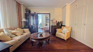 Piso en venta en Las Arenas Centro en Getxo